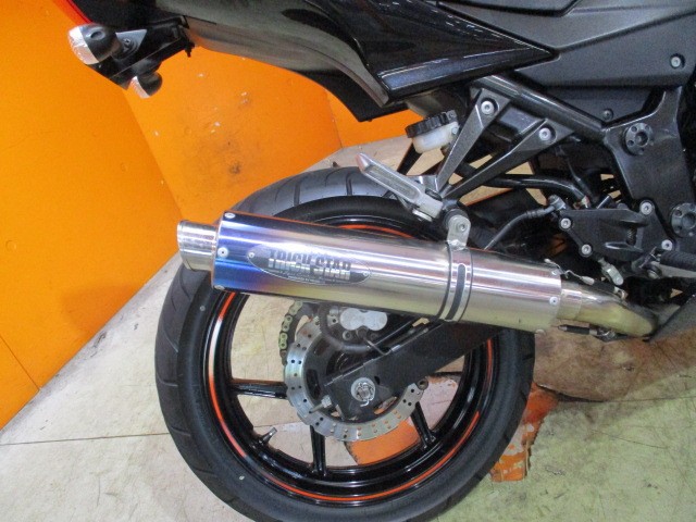 カワサキといえばマフラーはトリックスターですよね！音も勿論ですが、車重がグッドダウン！操作性ＵＰ！